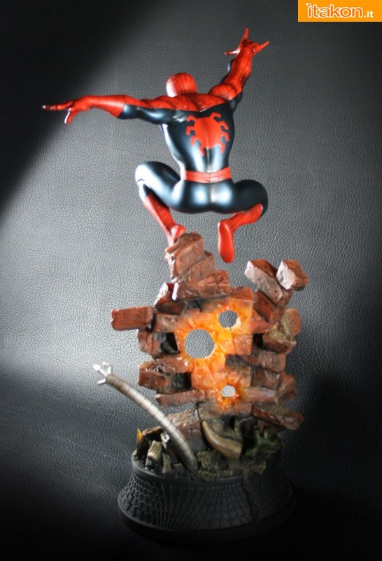 Bowen: Spider-Man Action statue