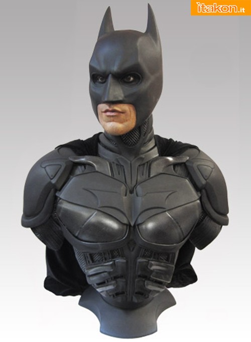 Hollywood Collectibles Group: The Dark Knight 1:1 Scale Batman Bust