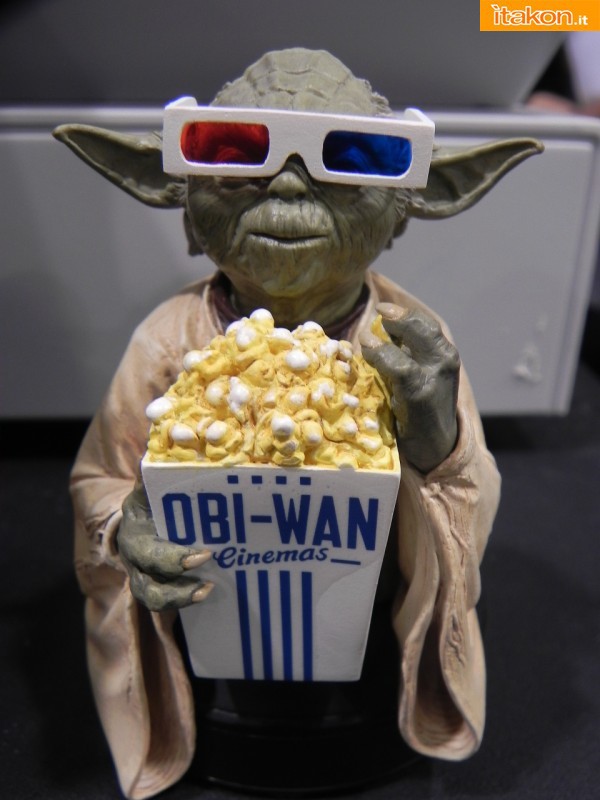 Gentle Giant: Star Wars - Yoda in 3D glasses Exclusive mini bust