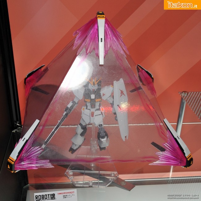 Tamashii Features Vol.3: SIDE MS Nu Gundam Fin Funnel Set. Data uscita: Settembre 2012 - Prezzo: 3000 yen