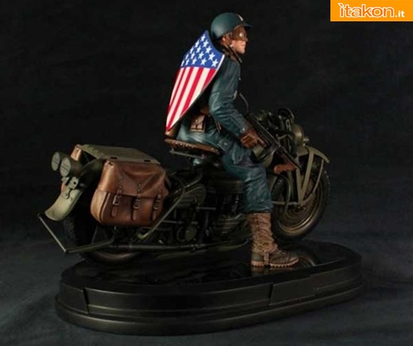 Gentle Giant: Captain America on Motorcycle Statue - In Preordine