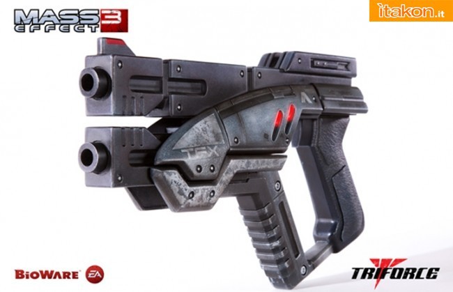 Project TriForce: Mass Effect 3 - M-3 Predator pistol Prop Replica