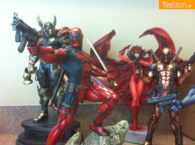 Bowen Designs: Deadpool Action Statue - In Preordine