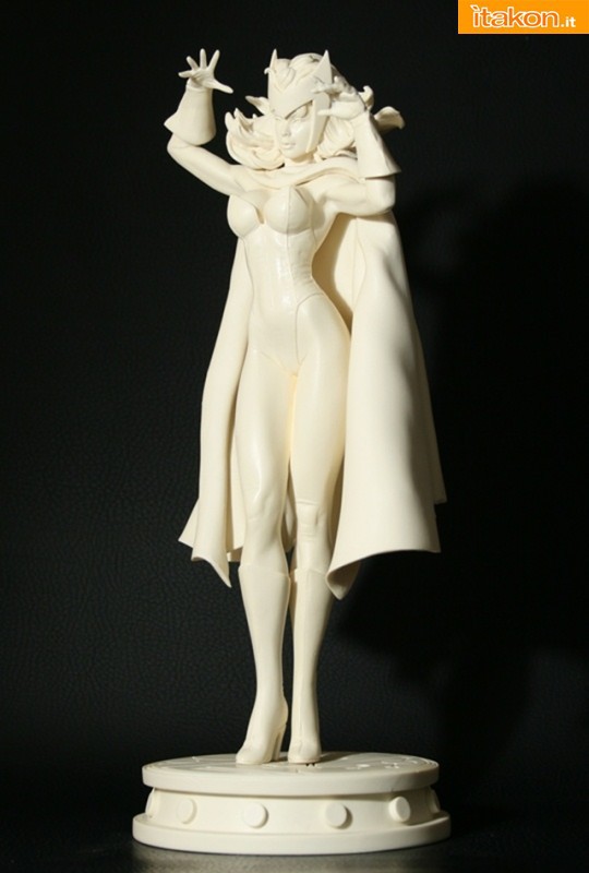 Bowen Designs: Scarlet Witch statue - In Preordine