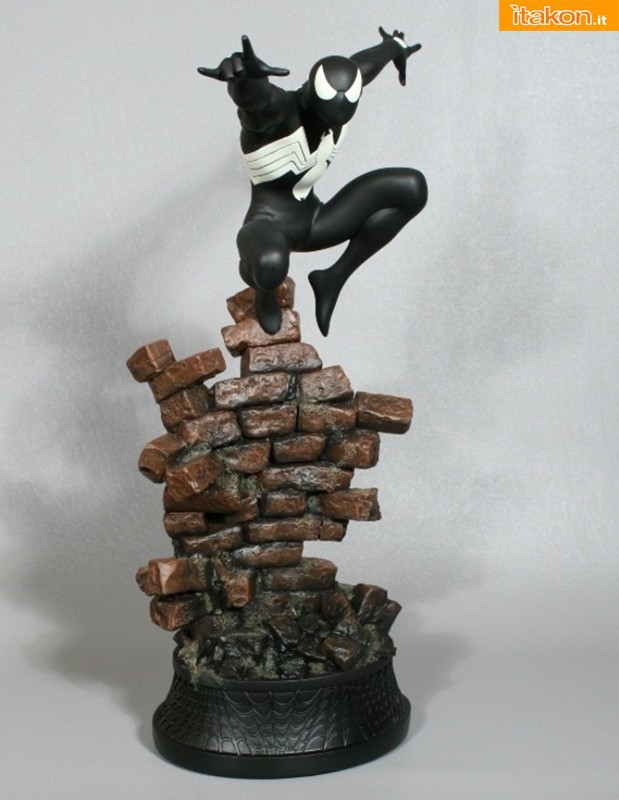 Bowen Designs: Black Action Spider-Man statue