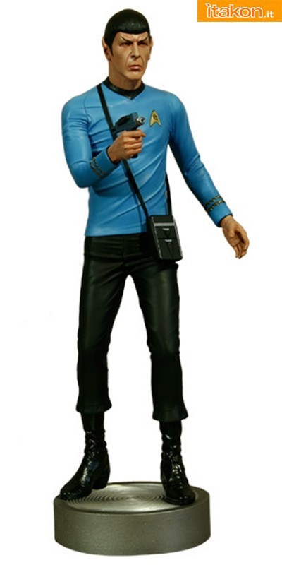 Hollywood Collectibles: STAR TREK: MR. SPOCK 1:4 SCALE STATUE