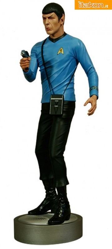 Hollywood Collectibles: STAR TREK: MR. SPOCK 1:4 SCALE STATUE