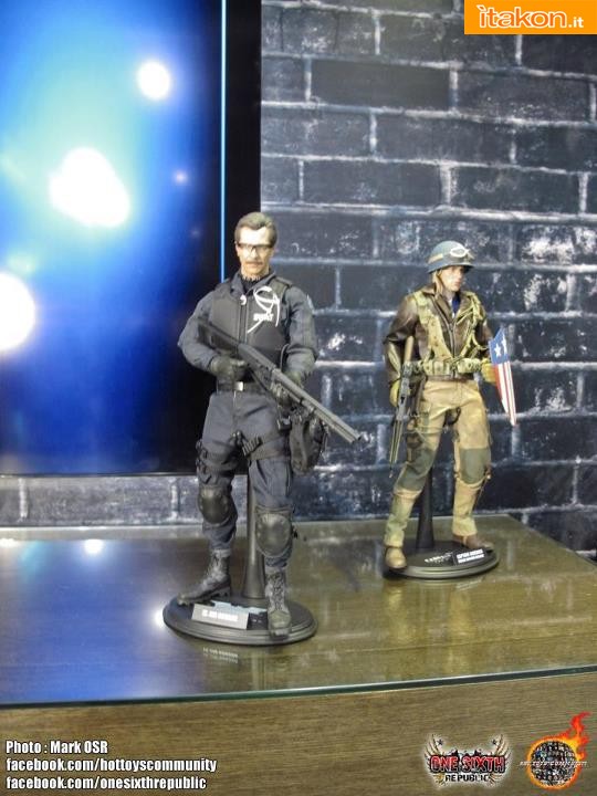 MMS182 - The Dark Knight: JIM GORDON S.W.A.T. SUIT VERSION 1/6 - Toy Fairs Exclusive 2012