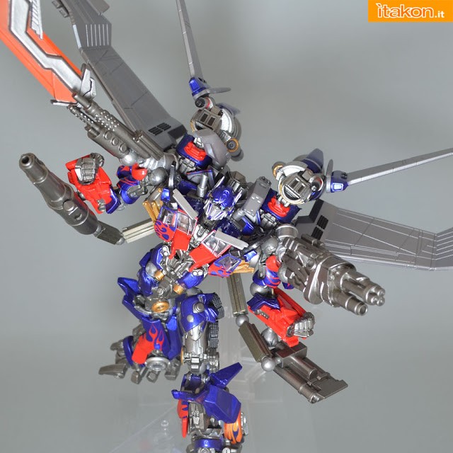 SCI-FI Revoltech Series No.040 Transformers Movie: Jet Wing Equipped - In preordine