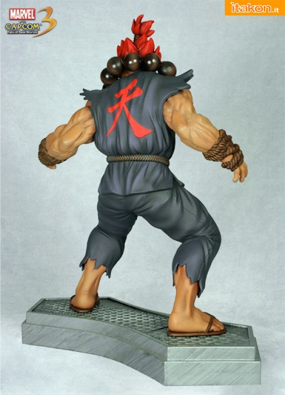 Hollywood Collectibles: Marvel vs Capcom 3: Dr. Doom vs Akuma 1/4 statue