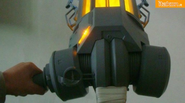 Half-Life Gravity Gun Replica 1/1 da Neca - Anteprima