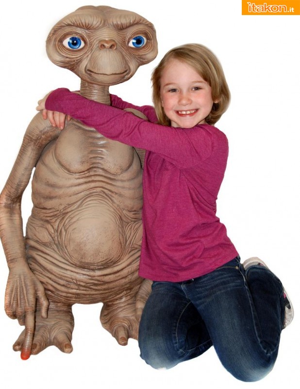 Neca: E.T. Stunt Puppet Life Size Replica