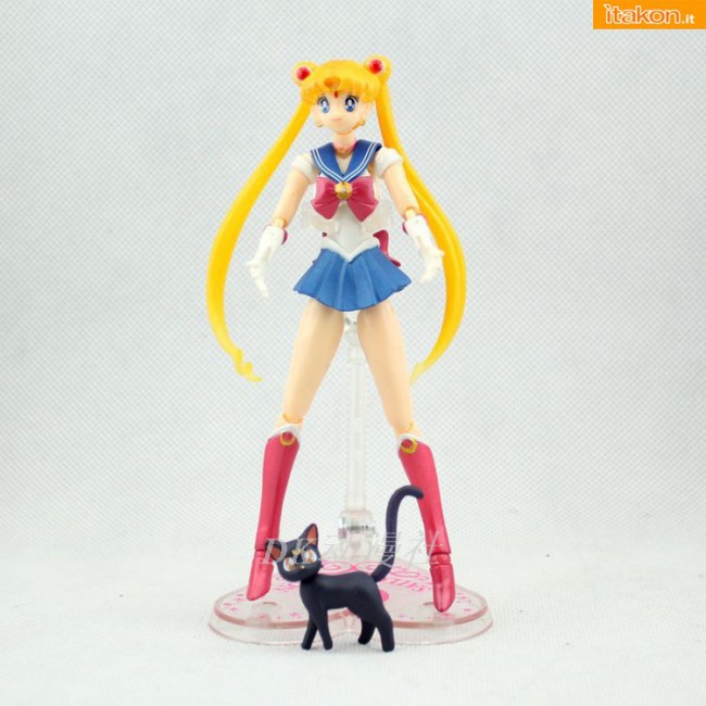 Sailor Moon SH Figuarts Bandai Bootleg 02