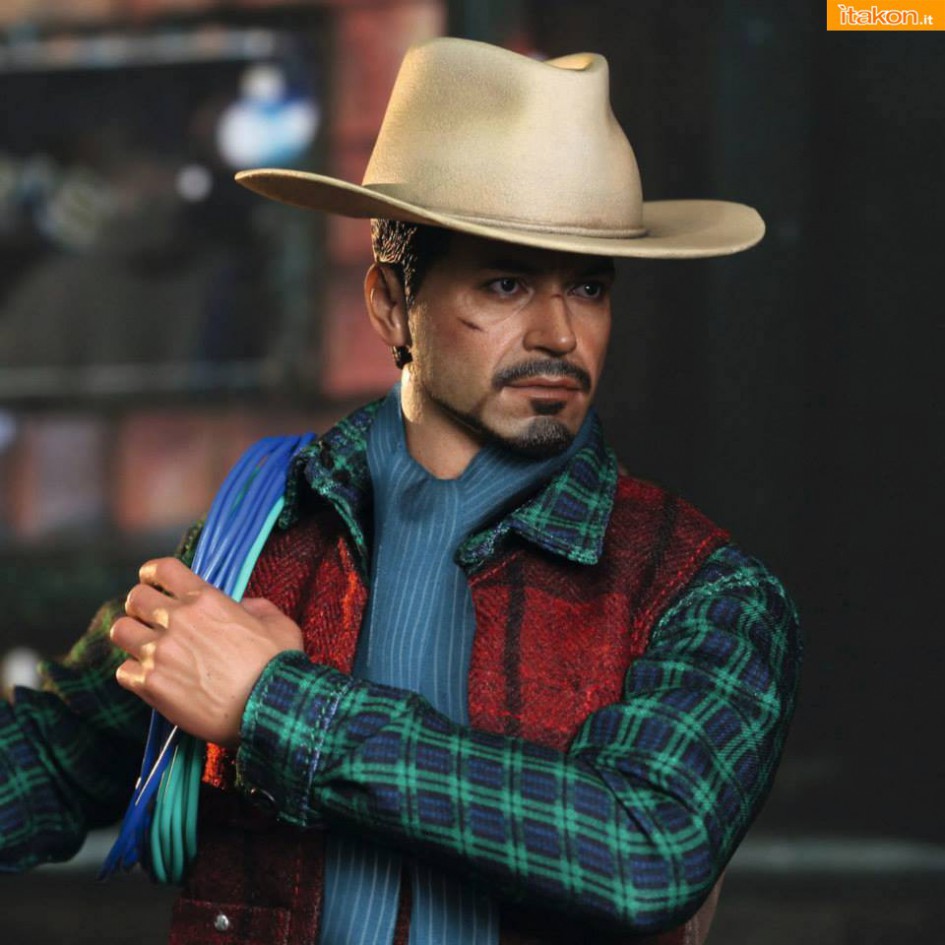 Hot Toys: Rose Hill Tony Stark (MiLK special edition) 05