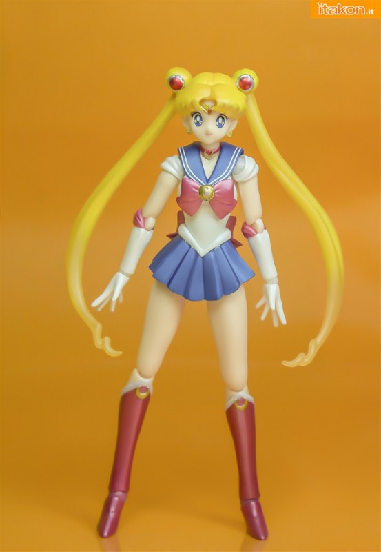 S.H. Figuarts Sailor Moon Review