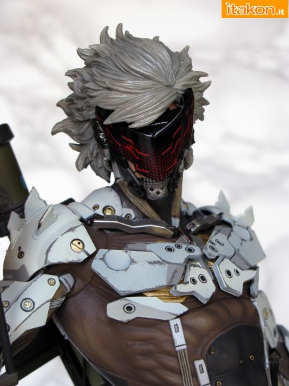 開封済 Gecco メタルギアソリッドVGROUND ZEROES WHITE ARMOR ver-