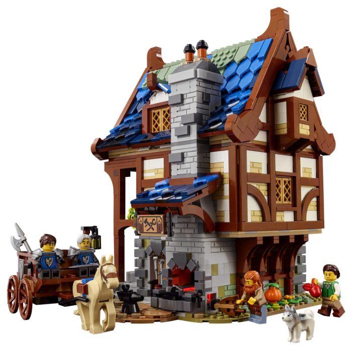 LEGO-Medieval-Blacksmith-IDEAS-Fabbro-Medievale-1-700x696