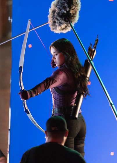 Hawkeye: Kate Bishop (Hailee Steinfeld) in azione sul set! –