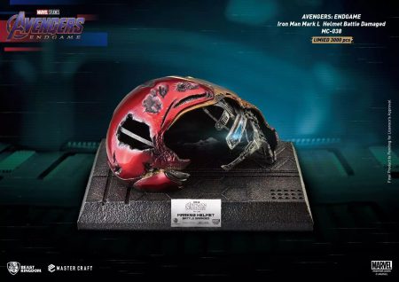 Beast-Kingdom: una replica dell'elmetto distrutto di Iron Man da “Avengers:  Endgame” –